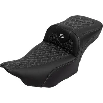 SADDLEMEN Roadsofa™ Extended Reach Seat - with Backrest - Honeycomb - Silver Stitch - FLTR/FLHX '23-'24 823-07-190B5