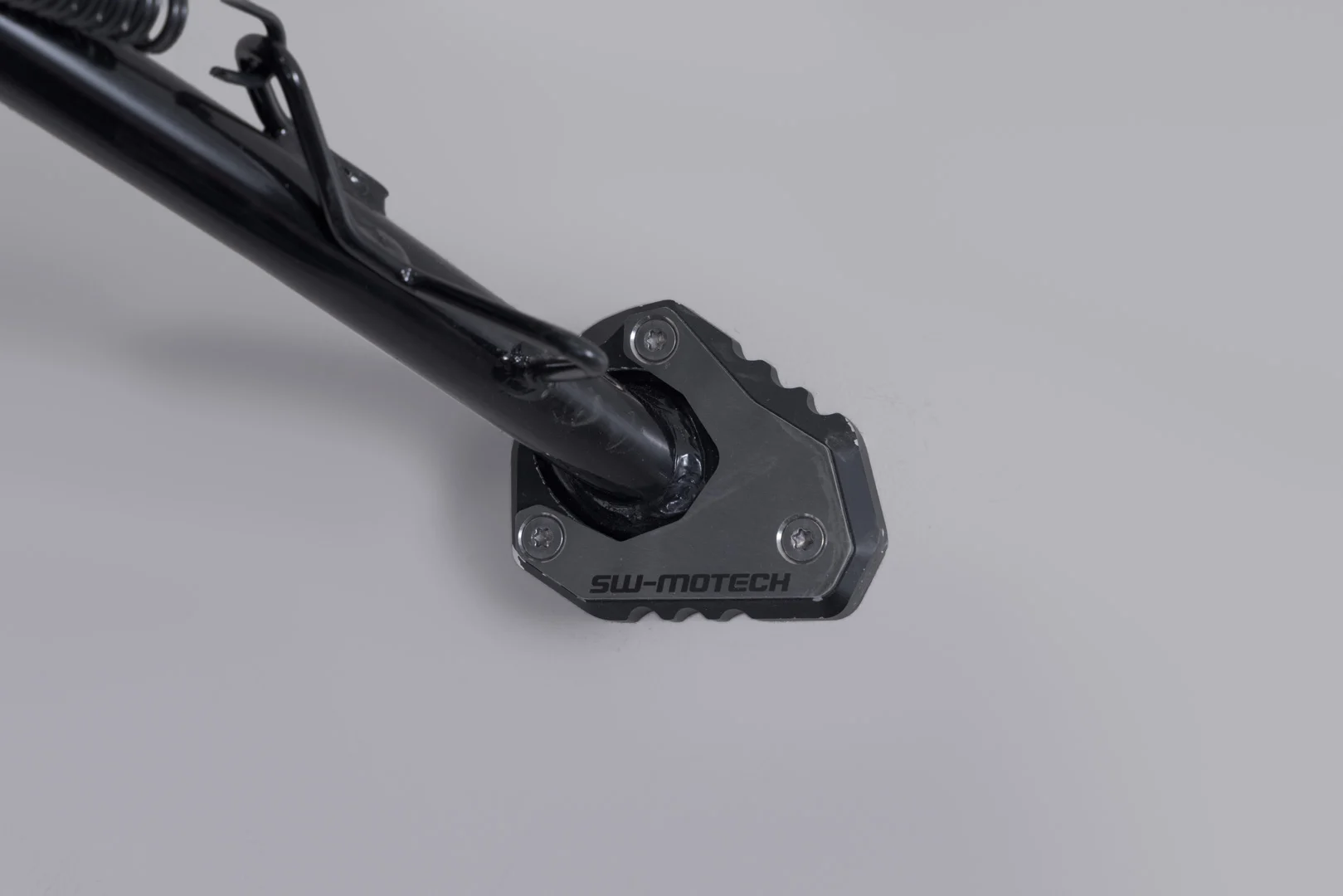 SW-Motech Extension for side stand foot - Black/Silver. Kawasaki KLE500 / KLE500 SE (26-).